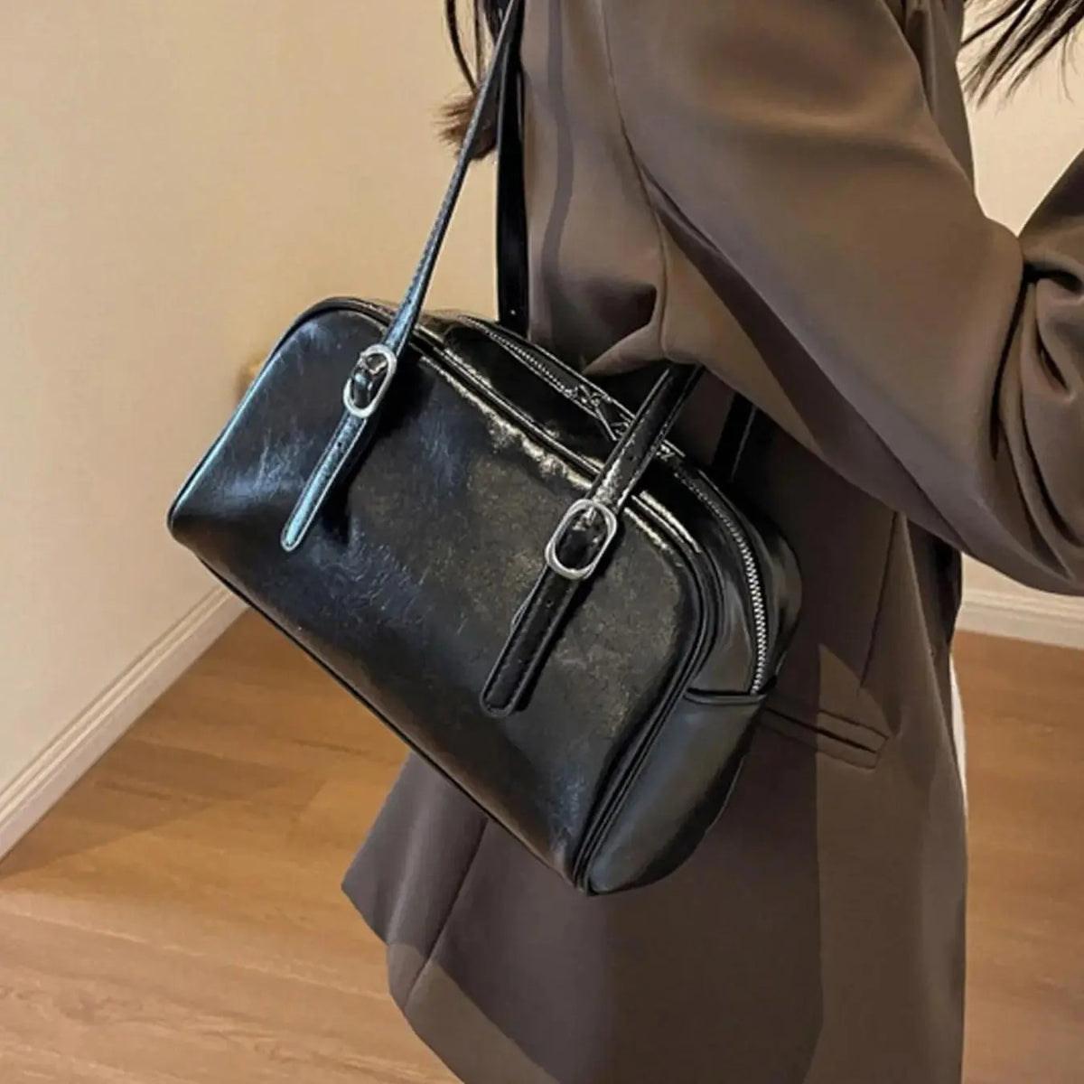 Vintage Zip Shoulder Bag