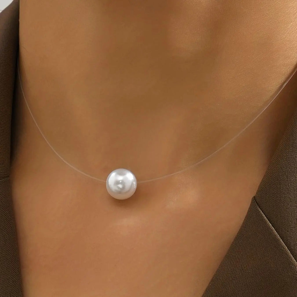 Minimal Faux Pearl Necklace