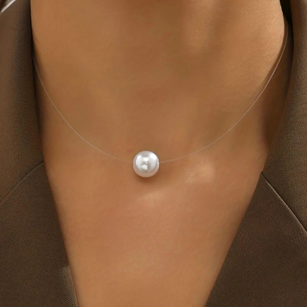 Minimal Faux Pearl Necklace
