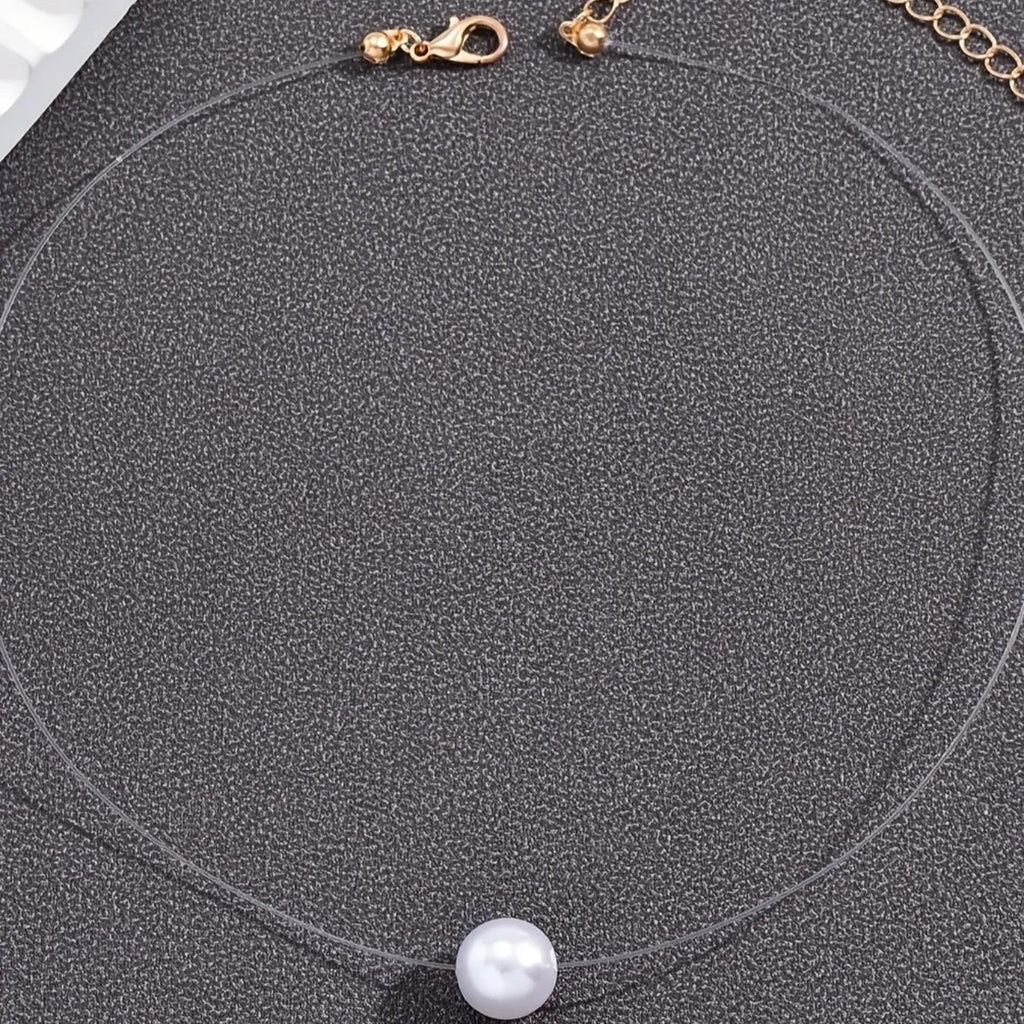 Minimal Faux Pearl Necklace