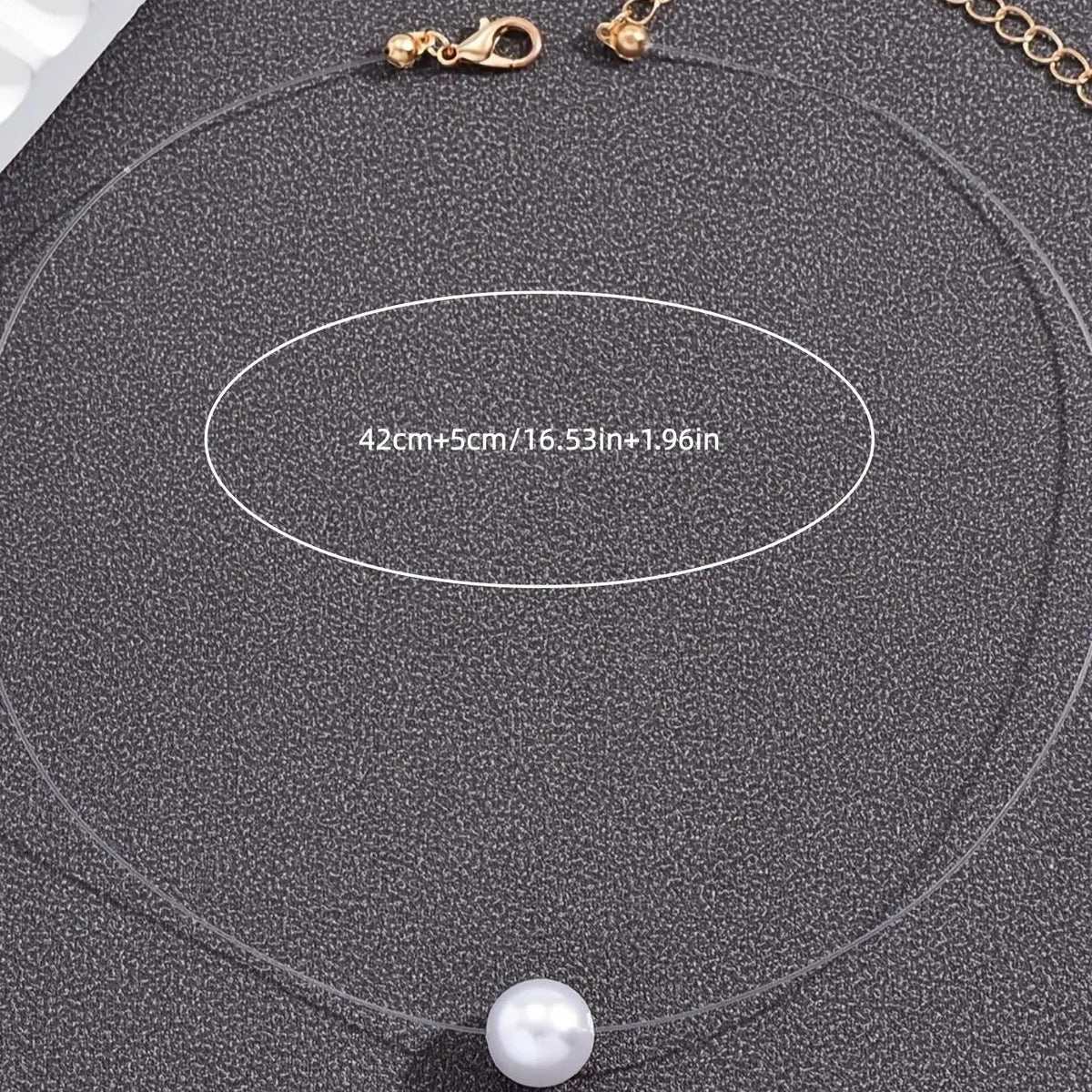 Minimal Faux Pearl Necklace