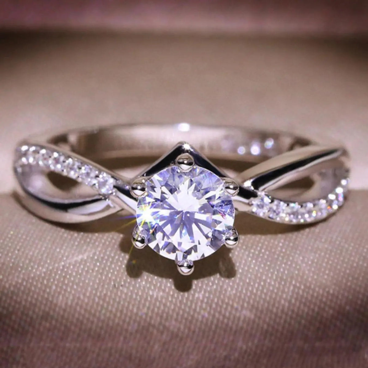 Geometric Criss Cross Ring
