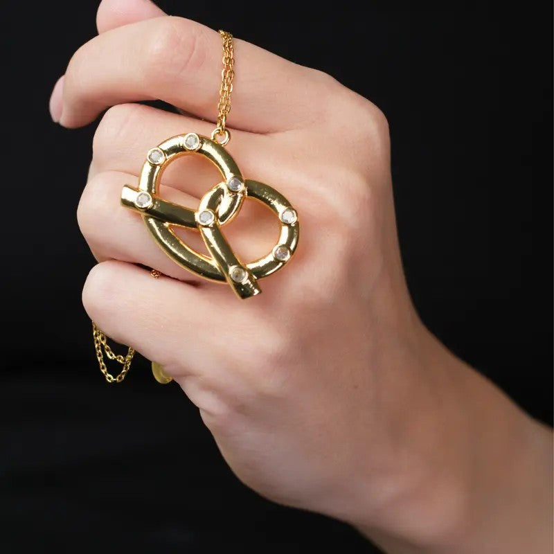 18k Dainty Pretzel Necklace