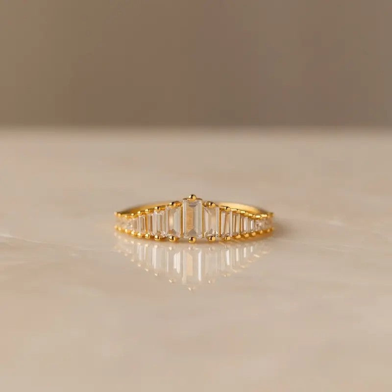 18k Vintage Baguette Ring