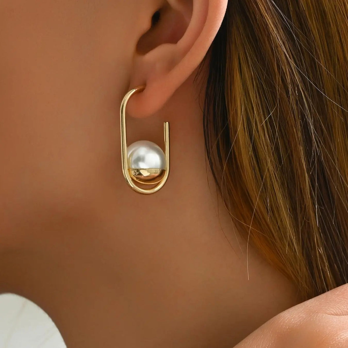Elegant Pearl Geometric Earrings