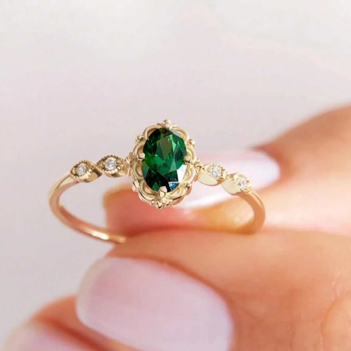 Vintage Oval Green Stone Ring