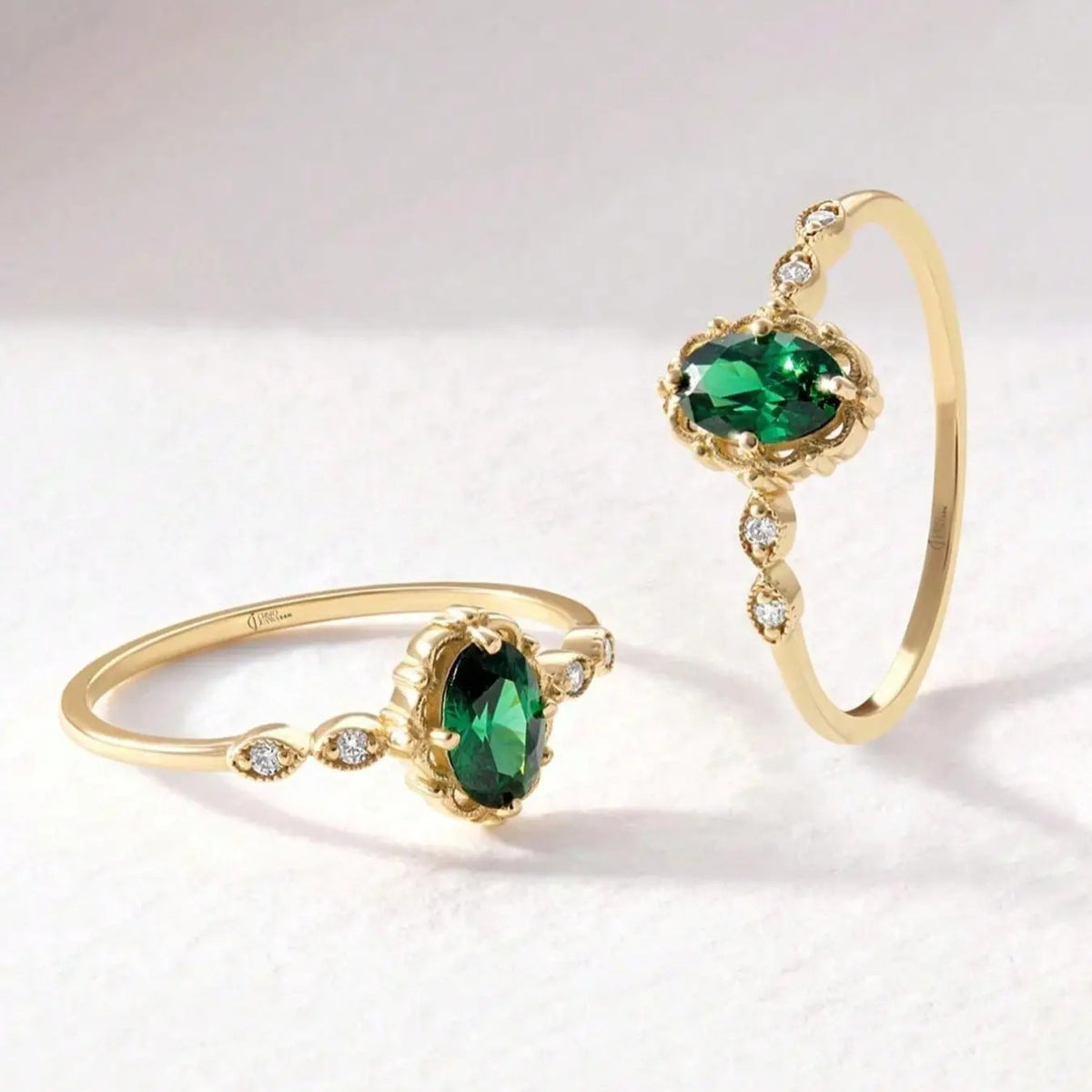 Vintage Oval Green Stone Ring