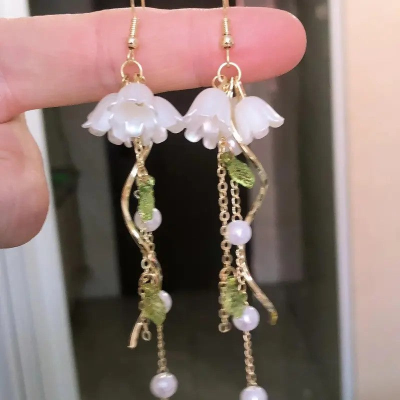 Elegant Flower Pearl Drop Earrings
