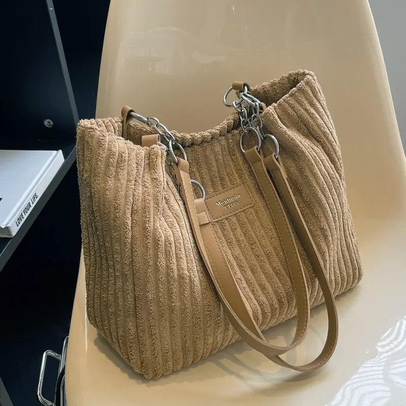 Elegant Ribbed Shoulder Bag