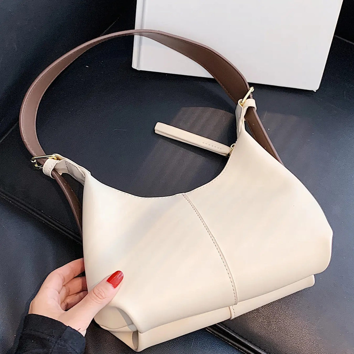Minimal Shoulder Bag