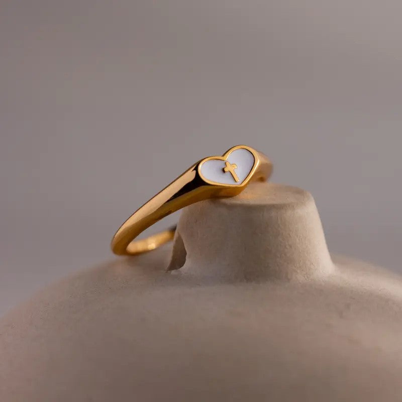 18k Minimal Heart Cross Ring