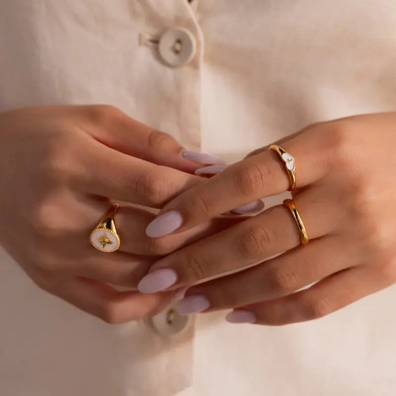 18k Minimal Heart Cross Ring