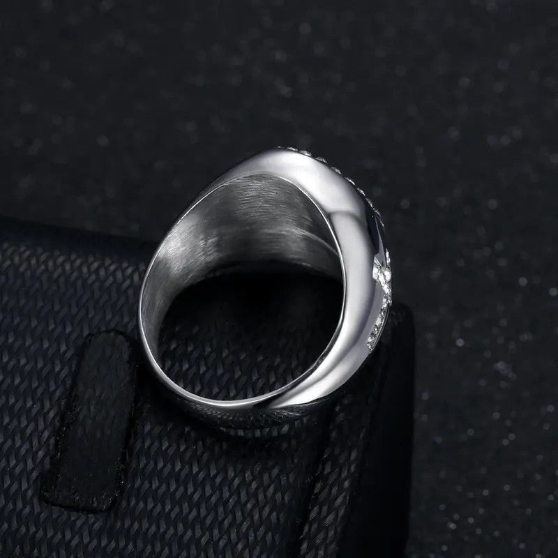 18k Dainty Vintage Virgin Mary Ring