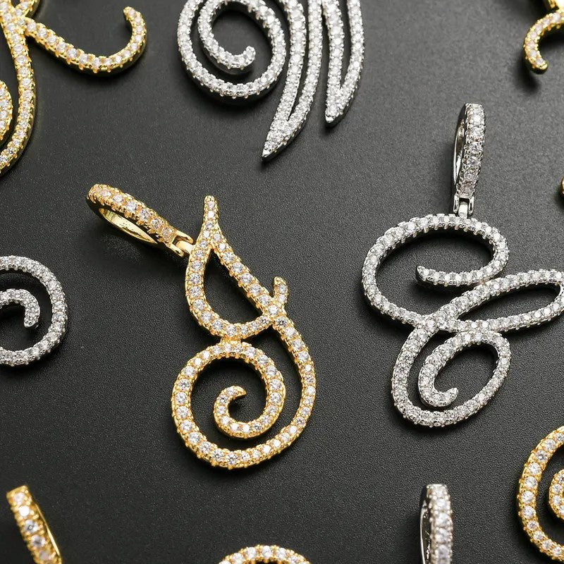 18k Elegant Initial R Necklace