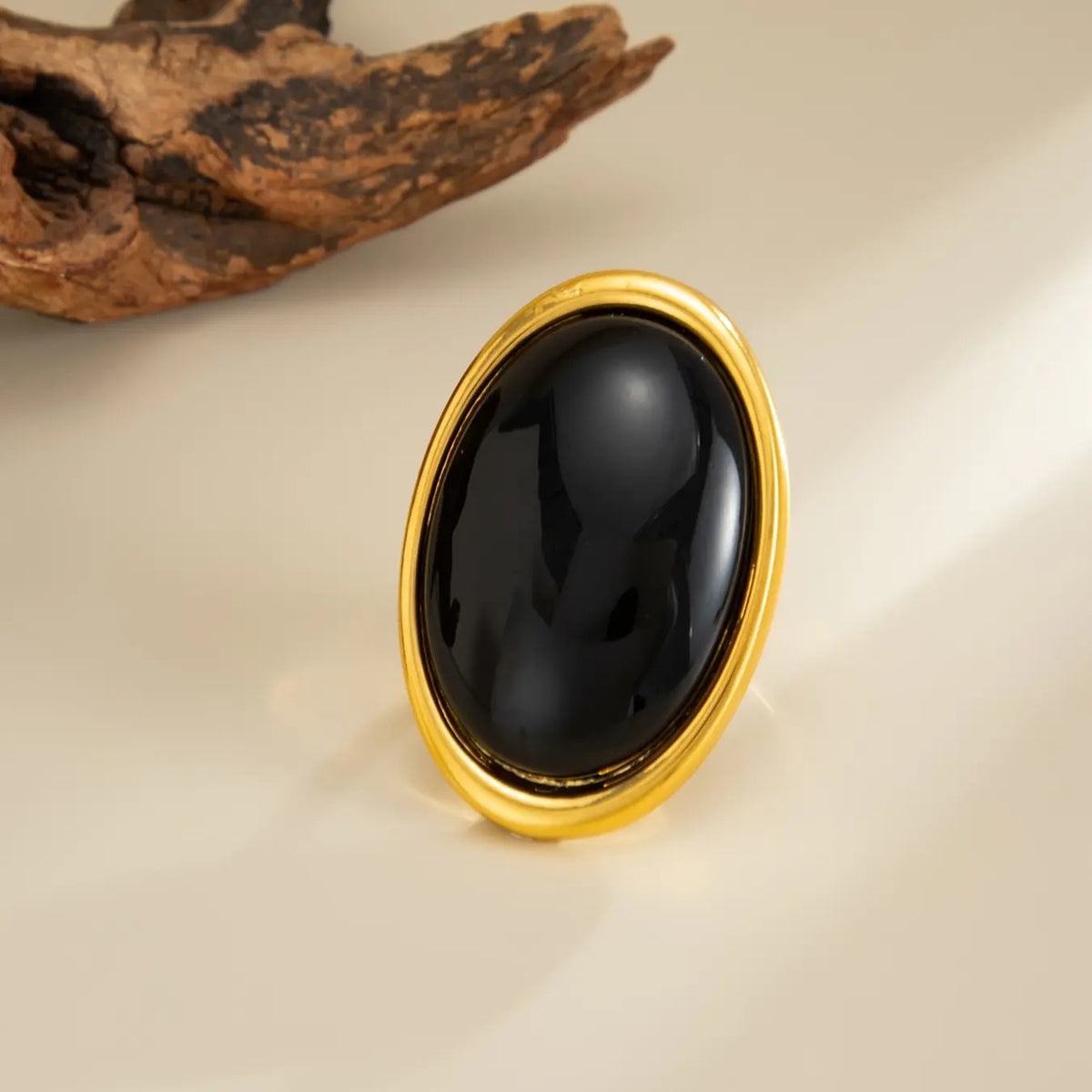 18k Elegant Oval Ring