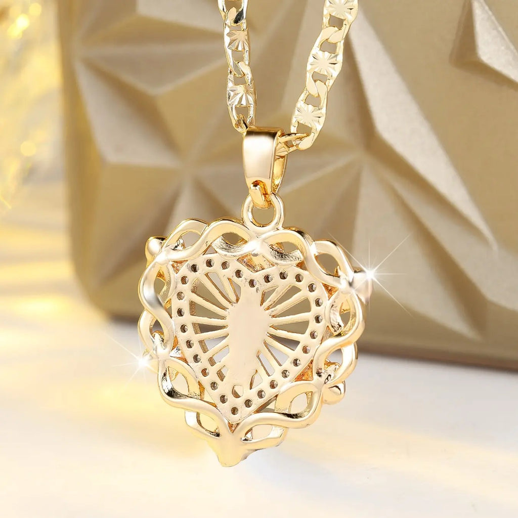 18k Elegant Heart Pendant Necklace