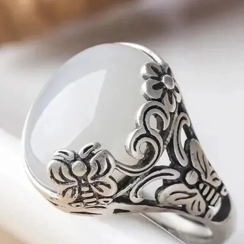 Vintage White Stone Flower Ring