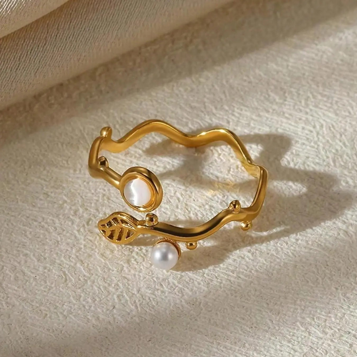 18k Pearl Leaf Open Ring
