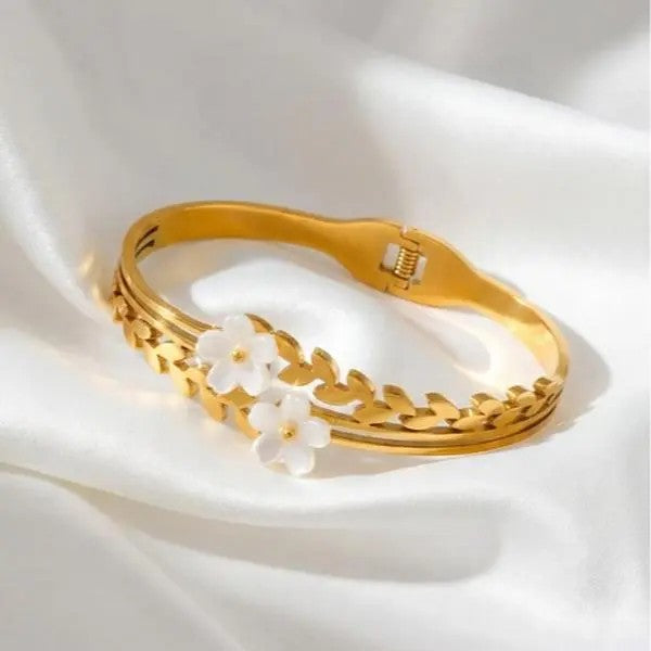 18k Elegant Sampaguita Flower Bangle