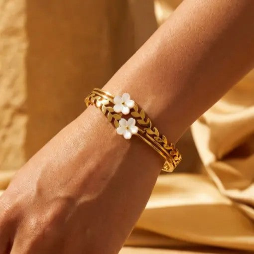 18k Elegant Sampaguita Flower Bangle