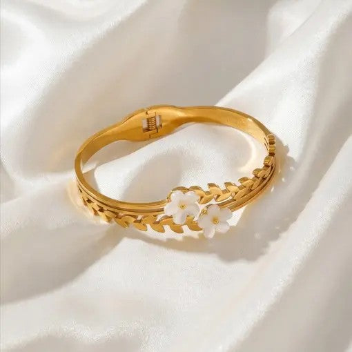 18k Elegant Sampaguita Flower Bangle