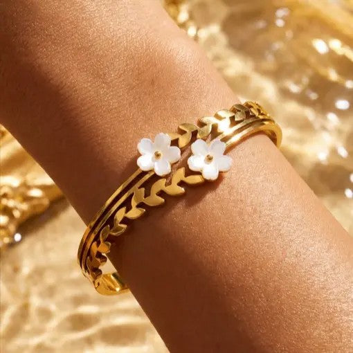 18k Elegant Sampaguita Flower Bangle