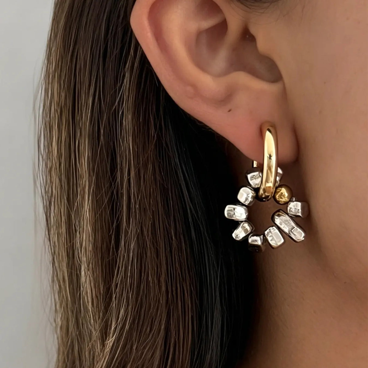 18k Vintage Heart Hoop Earrings