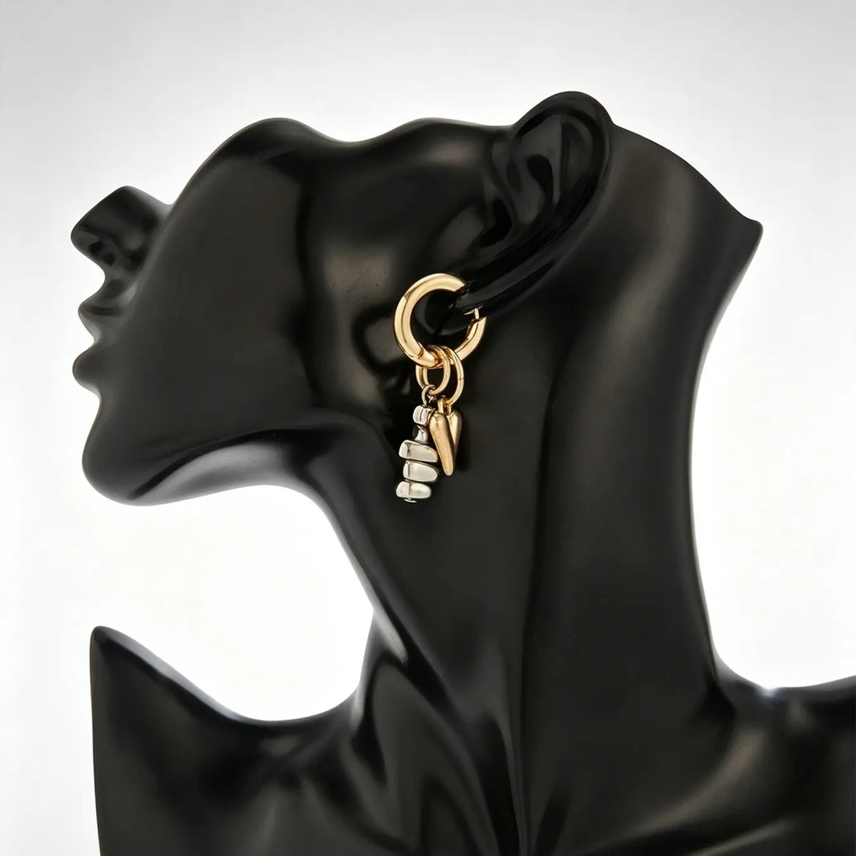 18k Vintage Heart Hoop Earrings