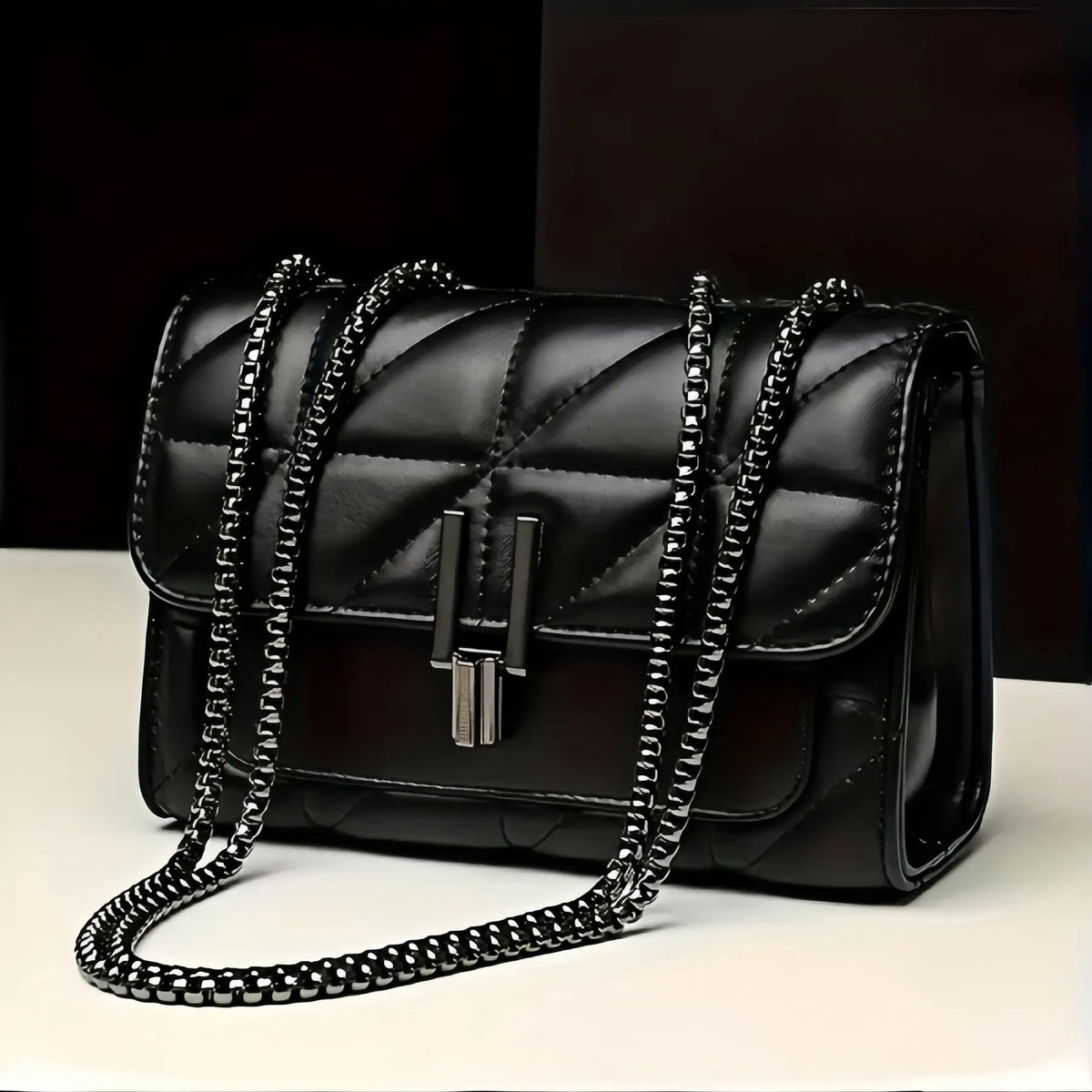 Elegant Quilted Chain Crossbody