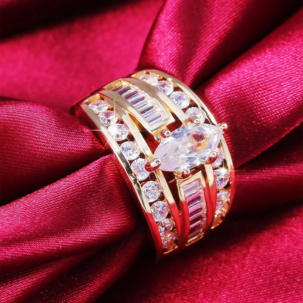 18k Elegant Marquise Ring
